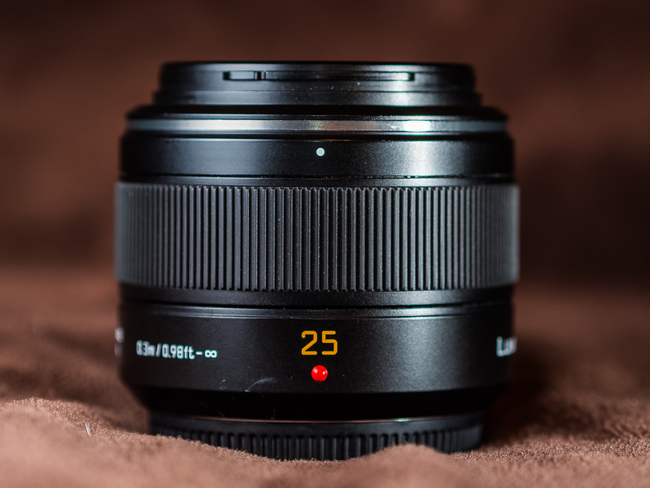 Panasonic Leica 25mm f/1.4 DG Summilux Review – Jonathan